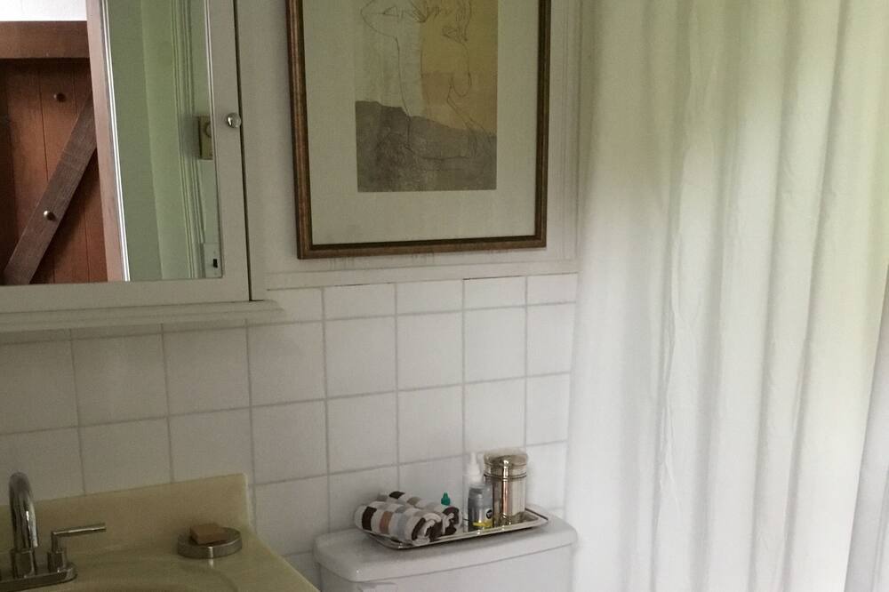 Photo of Bathroom in Morin Heights