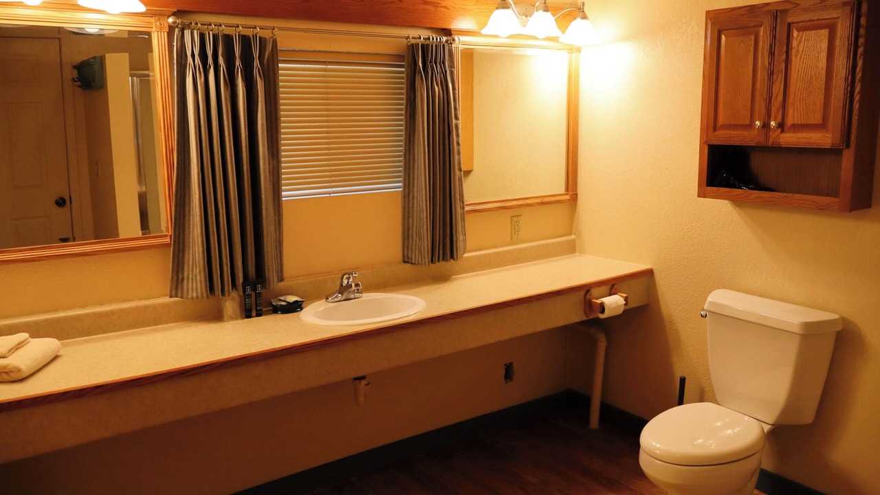 Photo of Bathroom in Plain