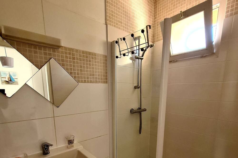 Photo of Bathroom in La Peyrade