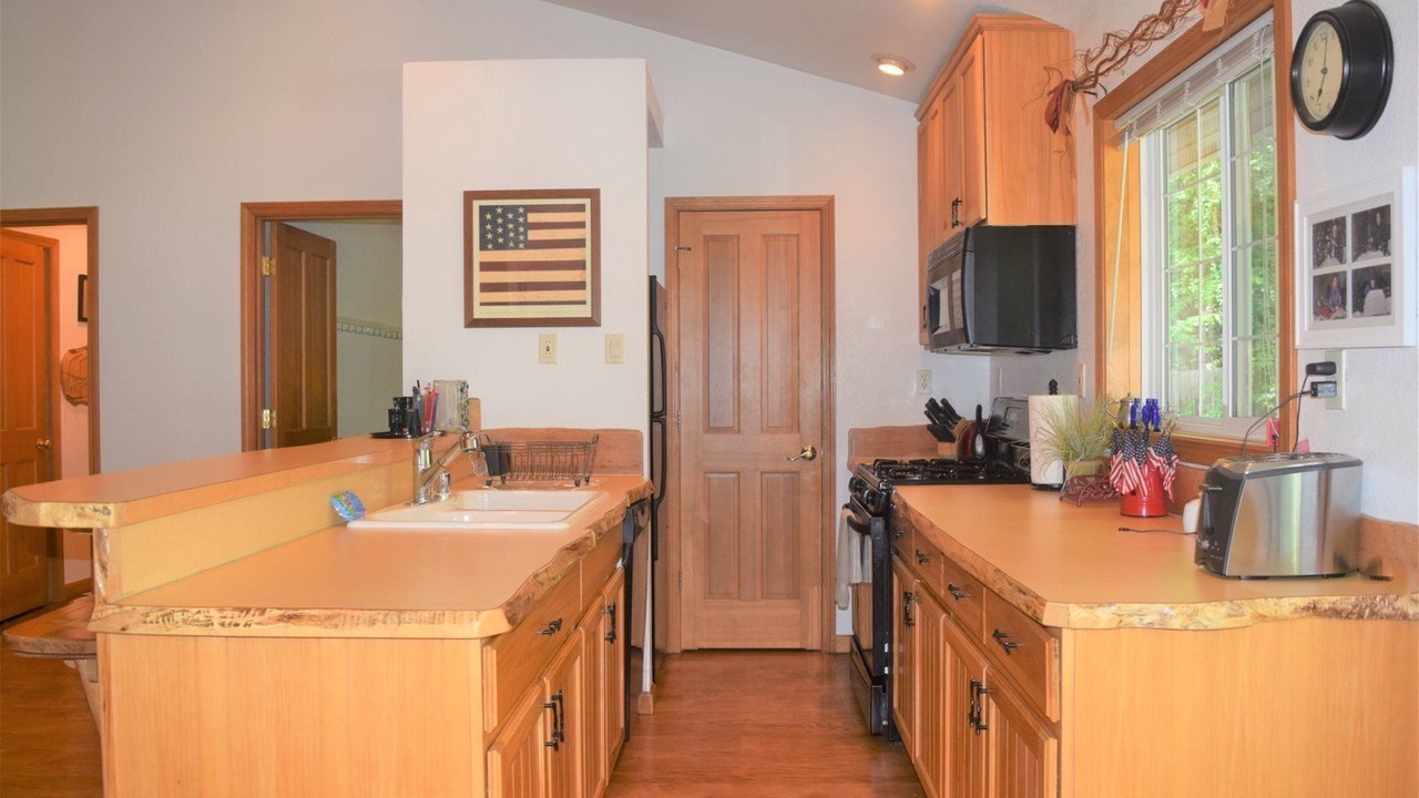 Photo of Others in Packwood