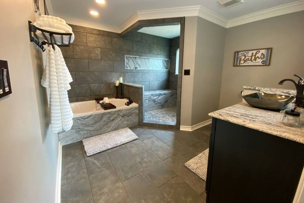 Photo of Bathroom in Thomaston