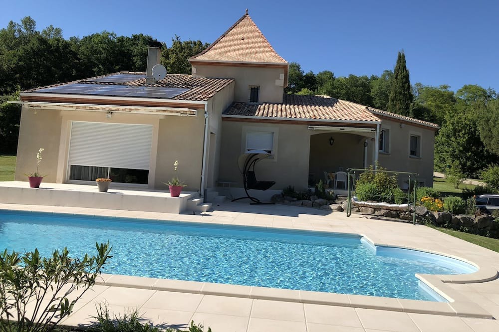 Photo of Outdoor in Laroque-Timbaut