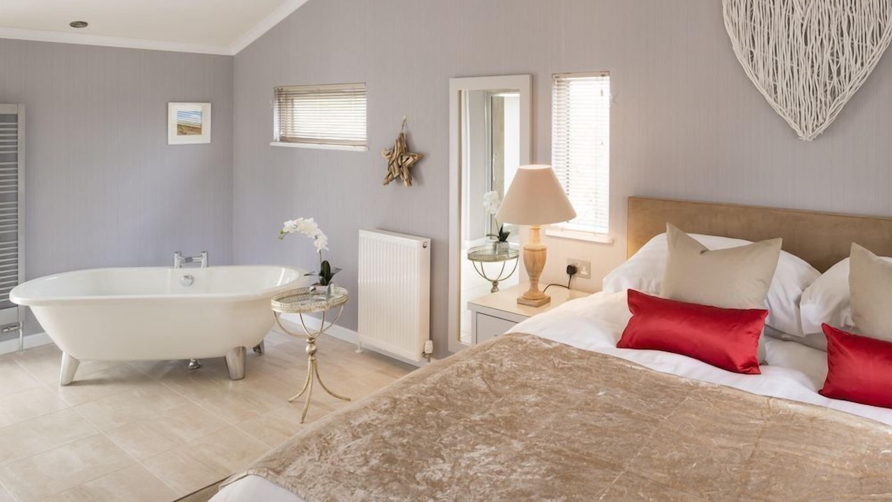 Photo of Others in Low Catton