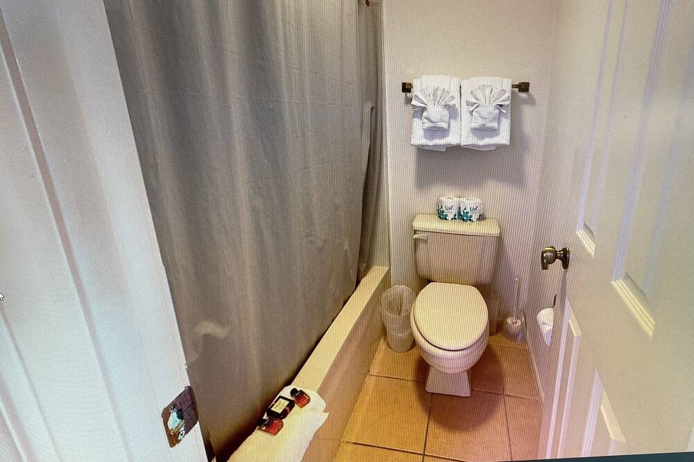 Photo of Bathroom in Lake Ozark