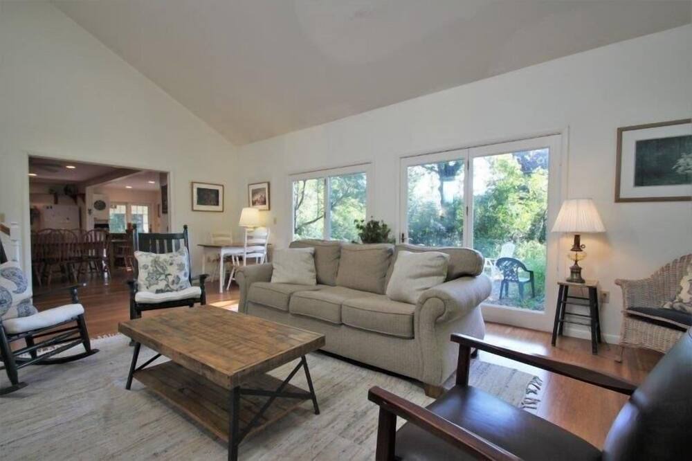 Photo of Livingroom in Chautauqua