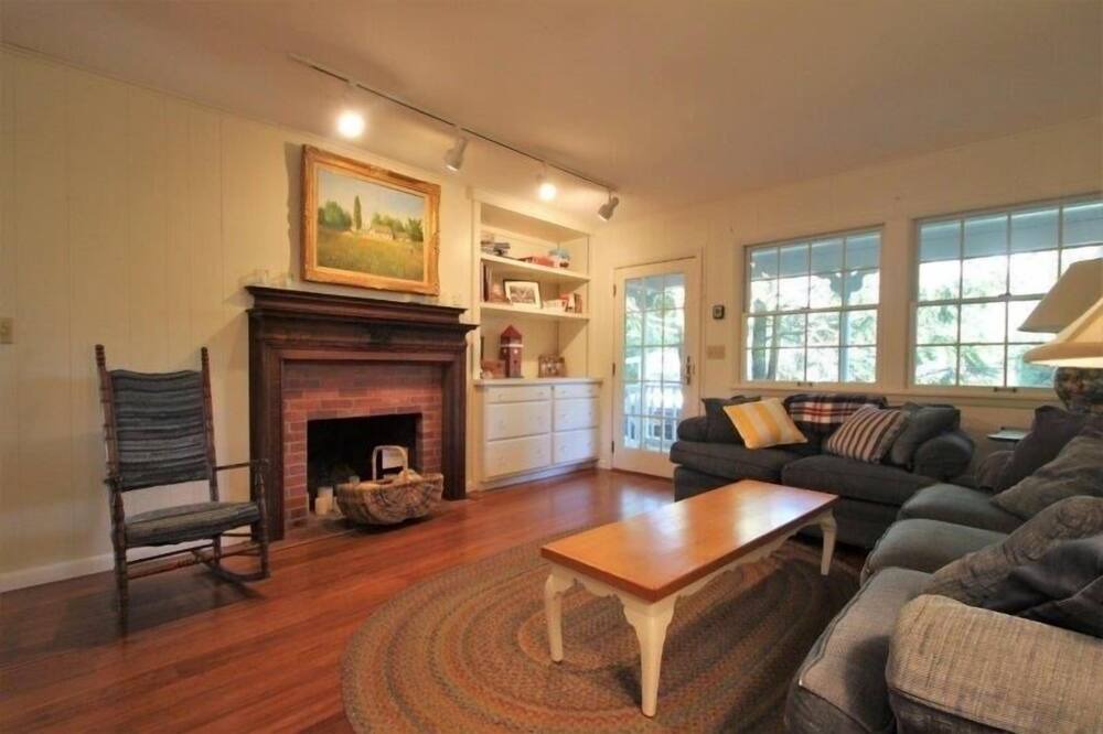 Photo of Livingroom in Chautauqua