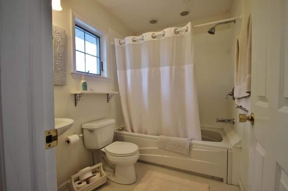 Photo of Bathroom in Chautauqua