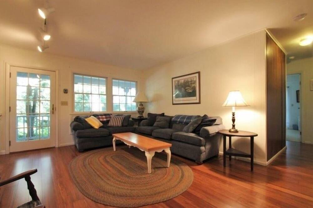 Photo of Livingroom in Chautauqua