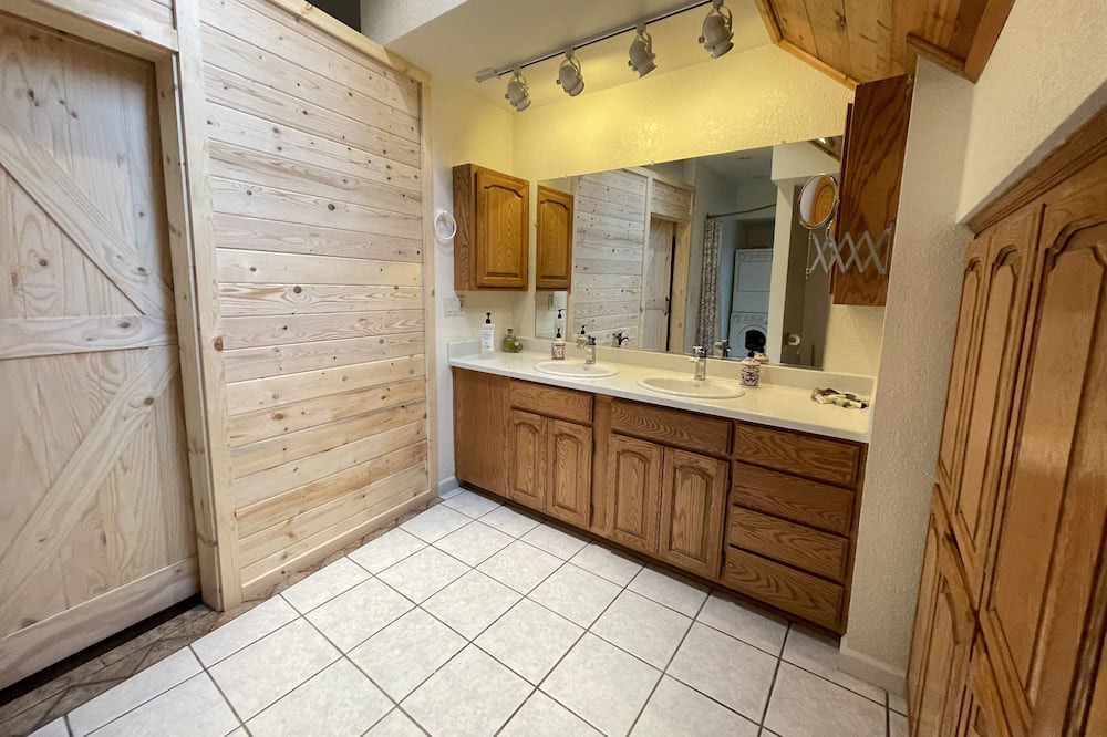 Photo of Bathroom in Iowa Hill