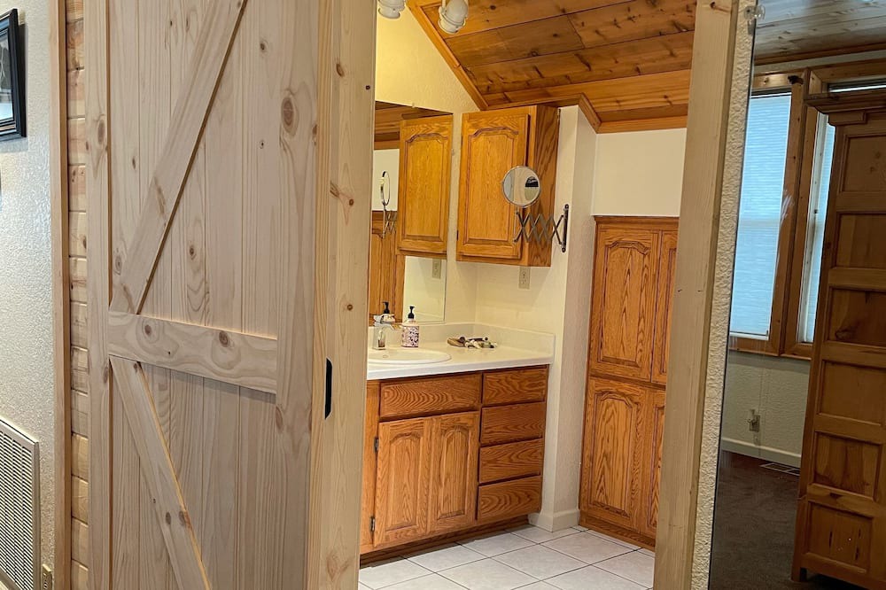 Photo of Bathroom in Iowa Hill