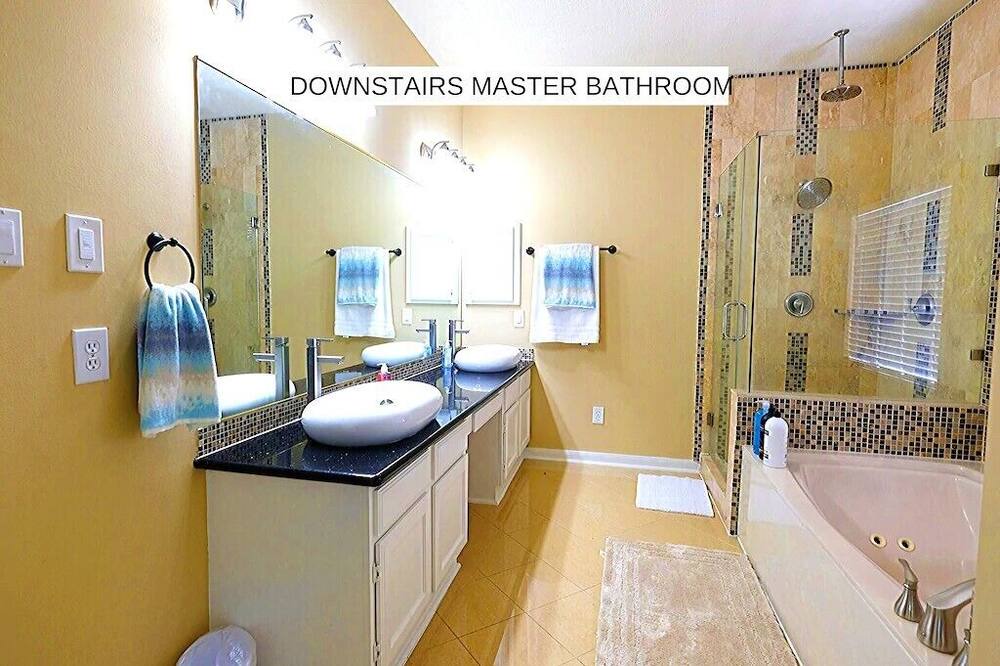 Photo of Bathroom in Quail Valley