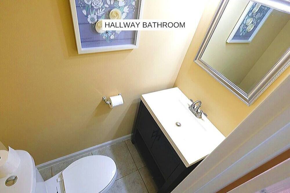 Photo of Bathroom in Quail Valley