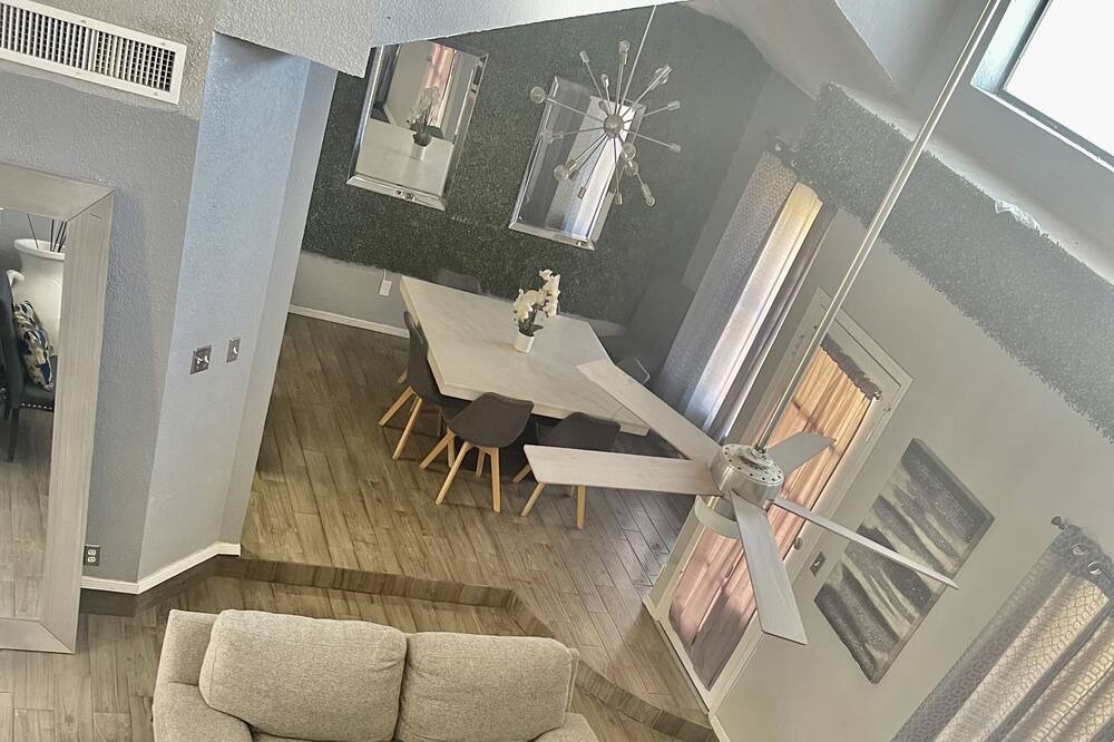 Photo of Livingroom in Biggs Field