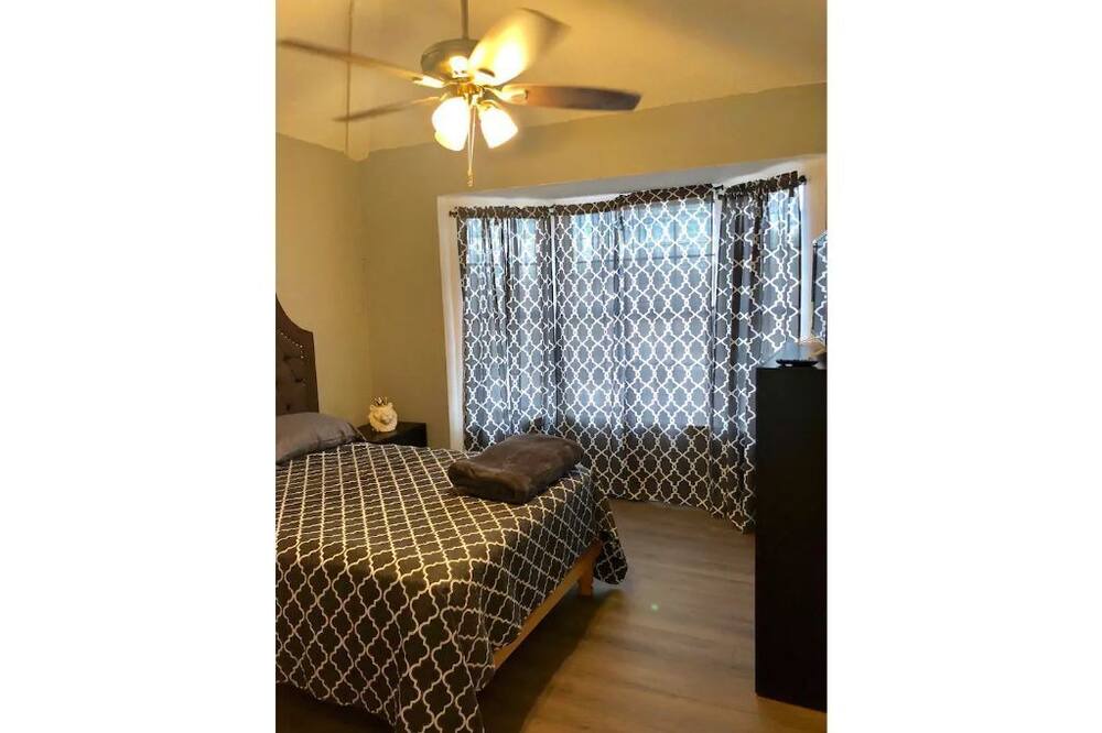 Photo of Bedroom in Biggs Field