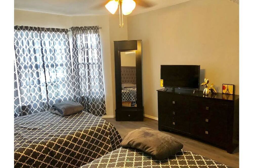 Photo of Bedroom in Biggs Field