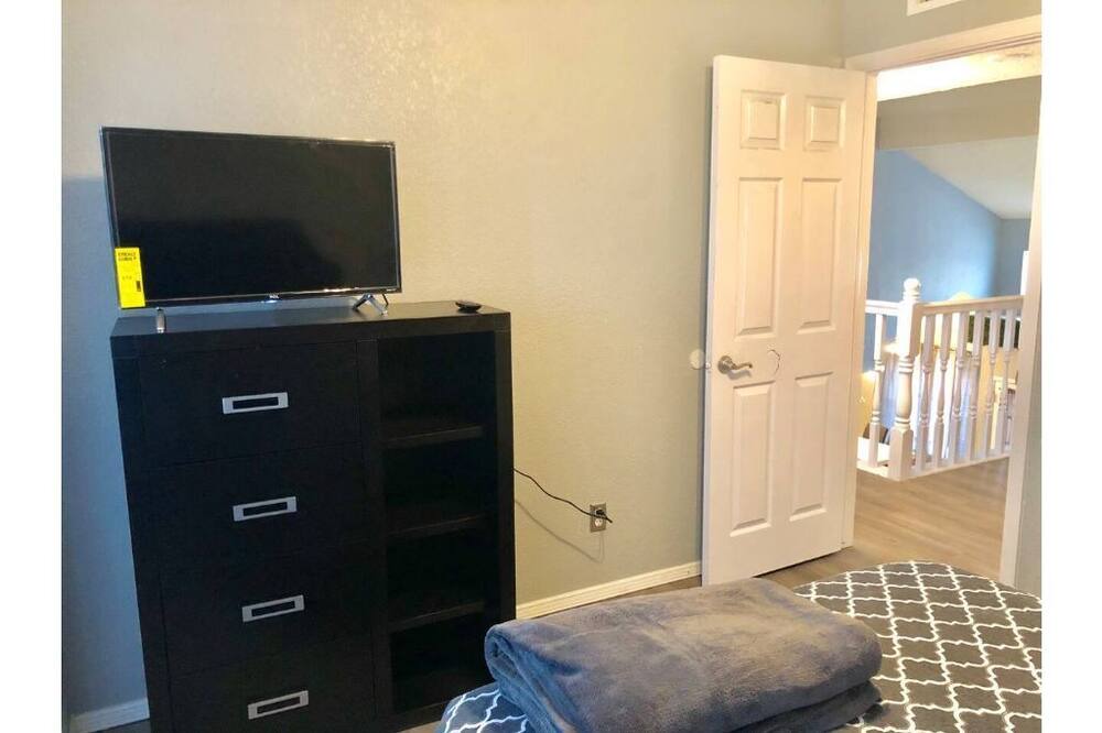 Photo of Bedroom in Biggs Field