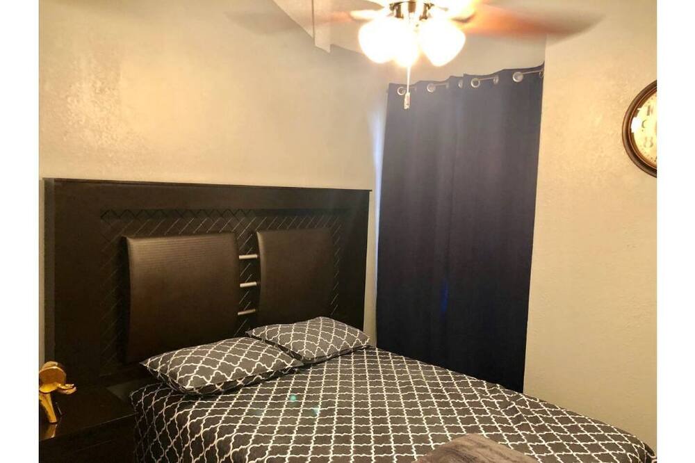 Photo of Bedroom in Biggs Field
