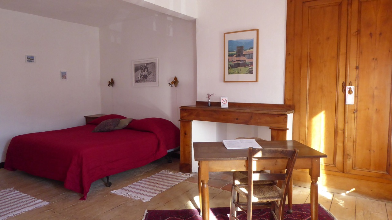 Photo of Bedroom in Seix
