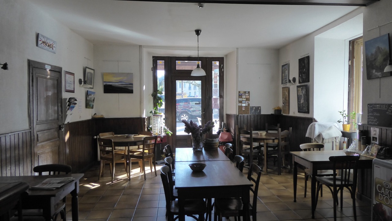 Photo of Others in Seix