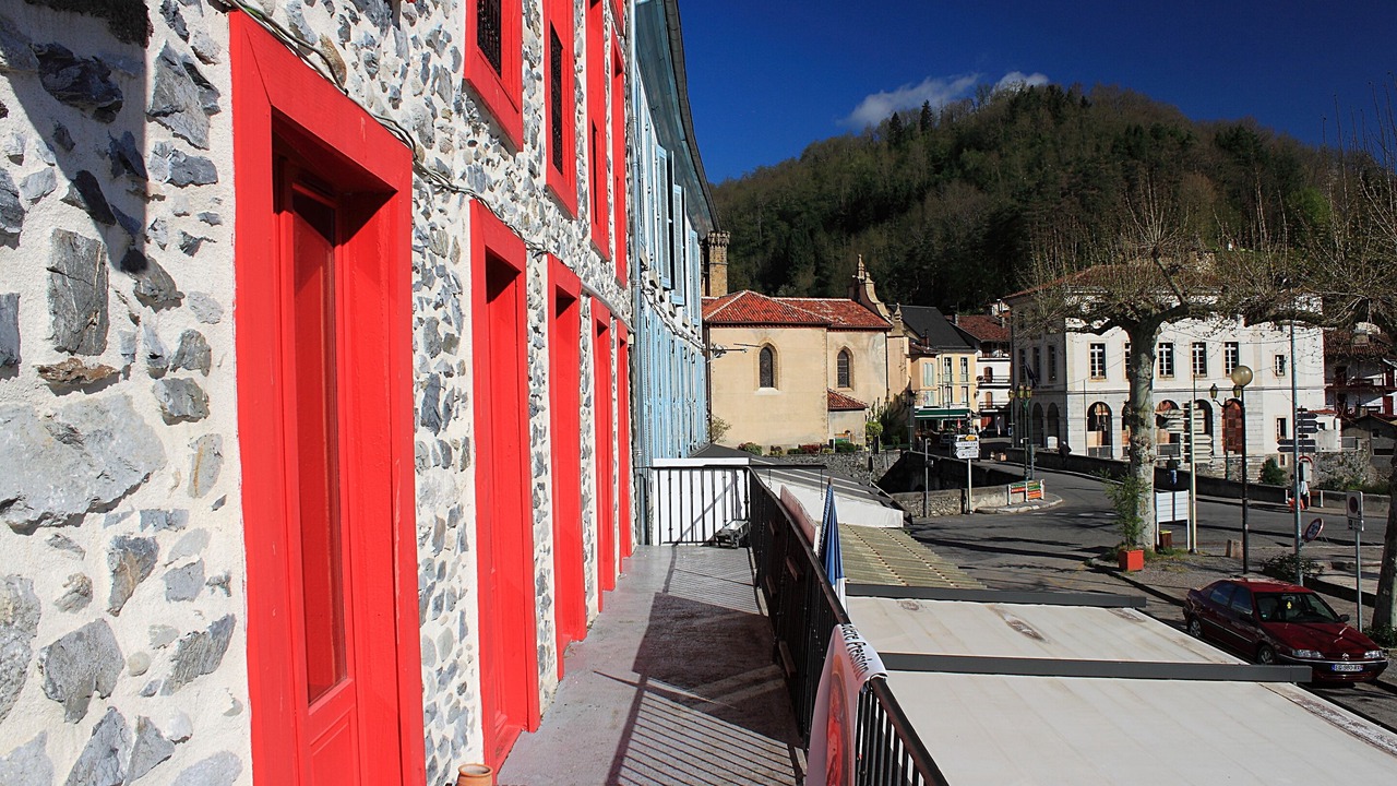 Photo of Others in Seix