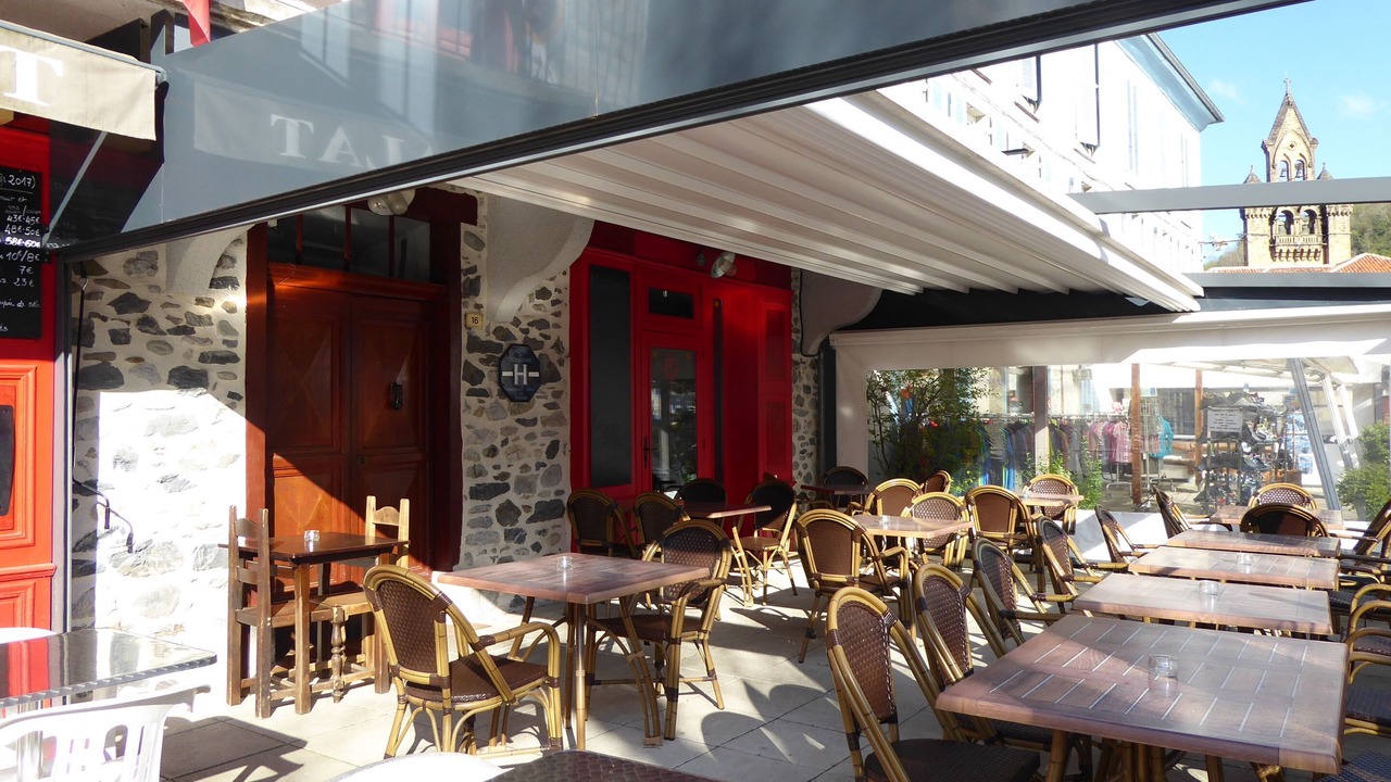 Photo of Others in Seix