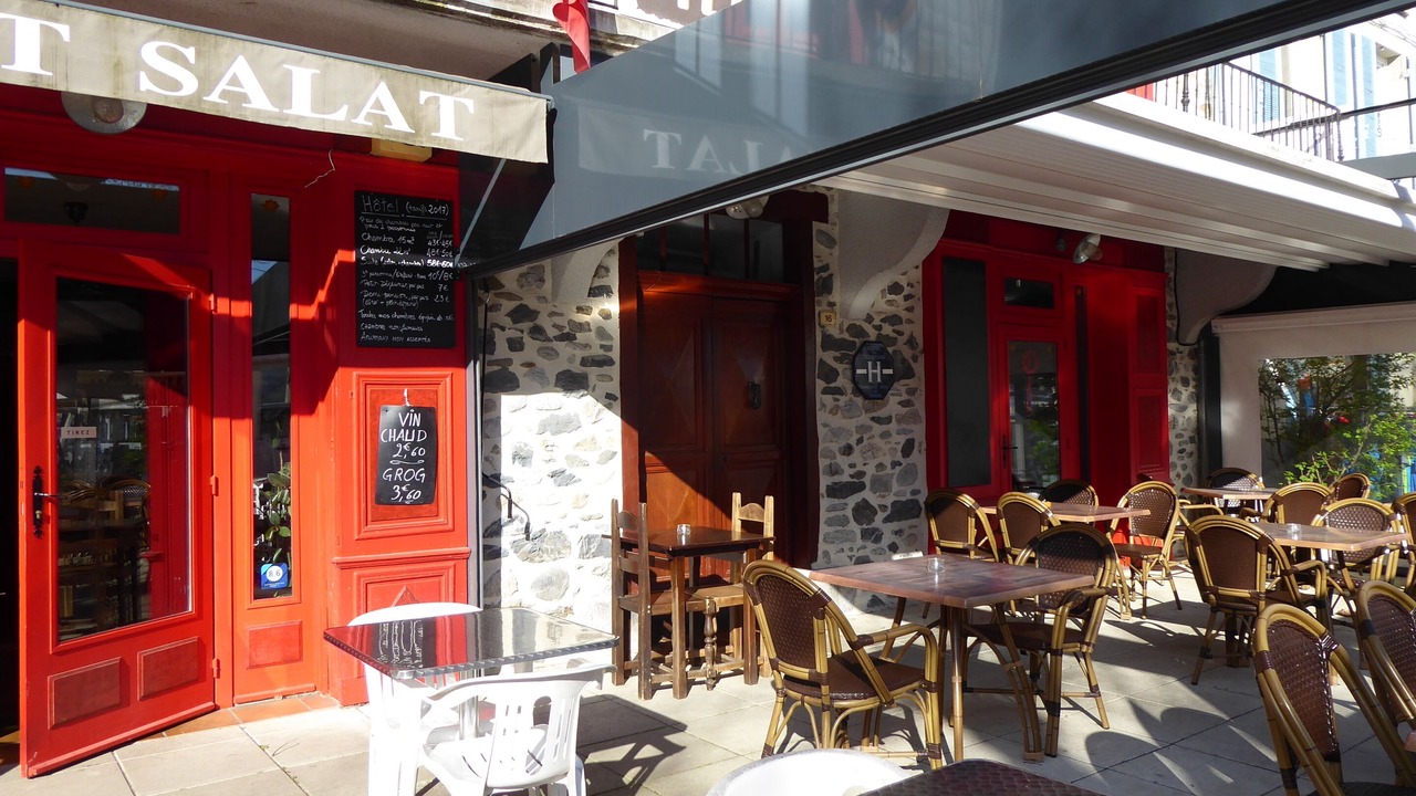 Photo of Others in Seix