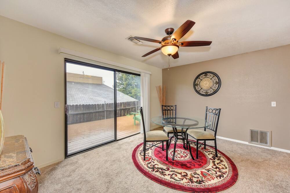 Photo of Livingroom in Rescue