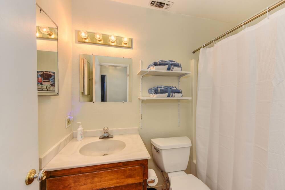 Photo of Bathroom in Rescue