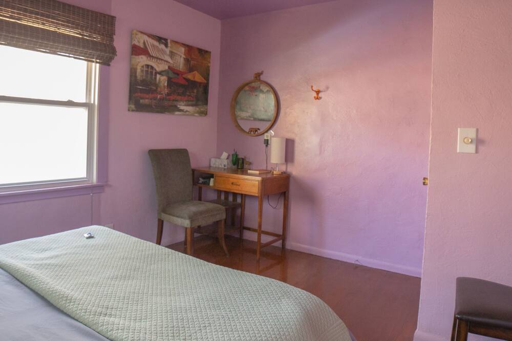 Photo of Bedroom in East Lawrence