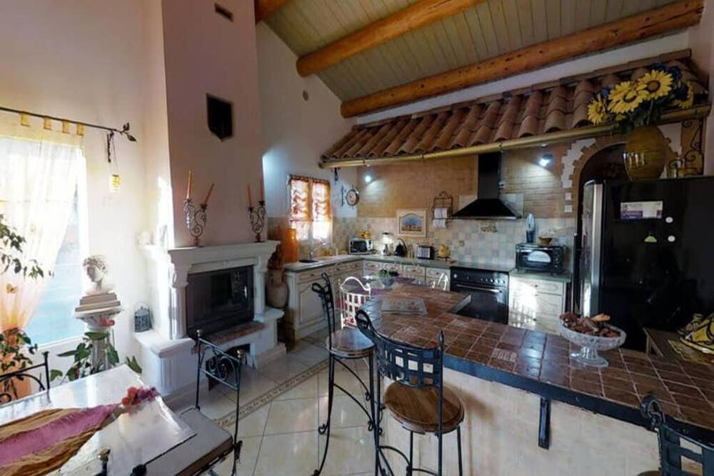 Photo of Others in Tresques