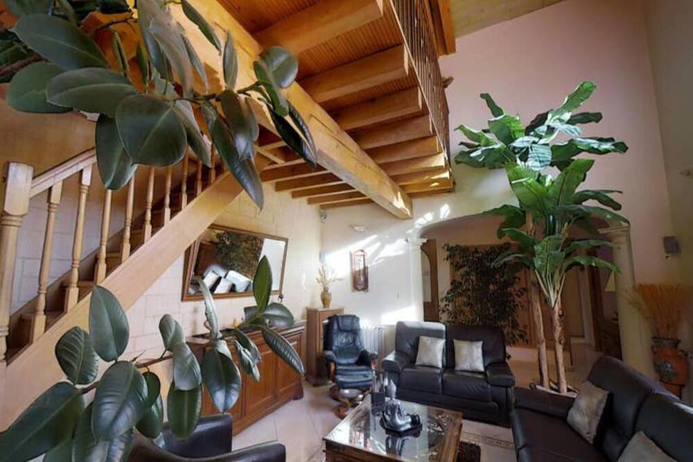 Photo of Others in Tresques