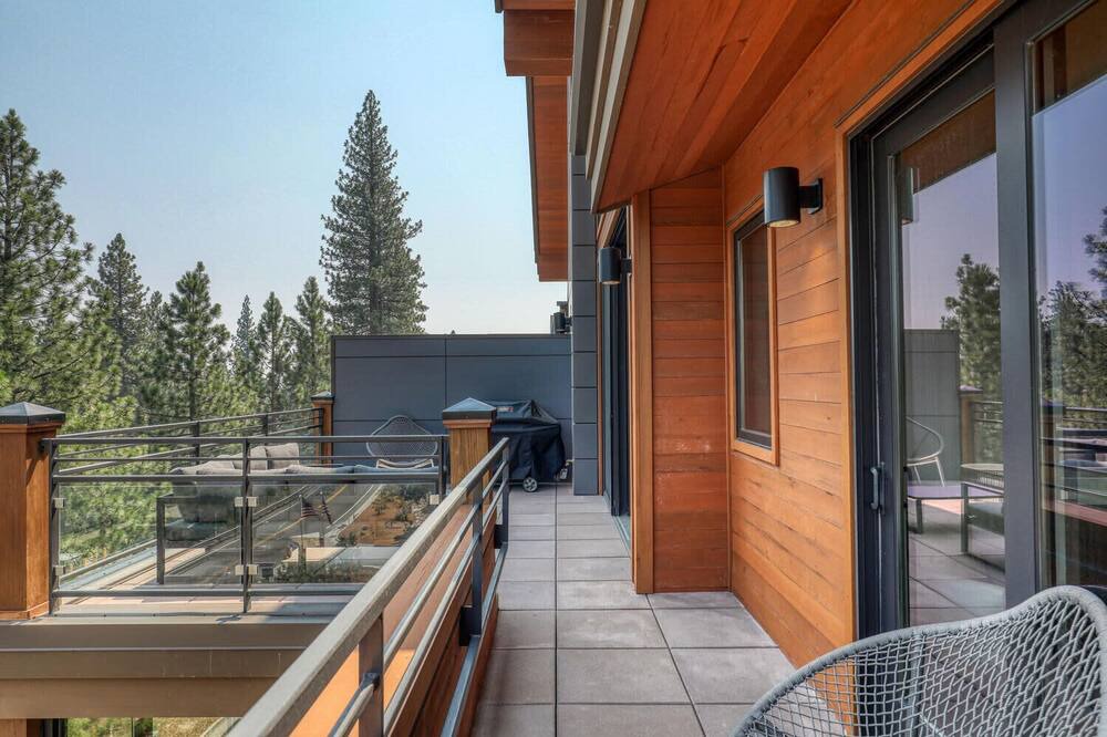 Photo of Patio Balcony in Crystal Bay