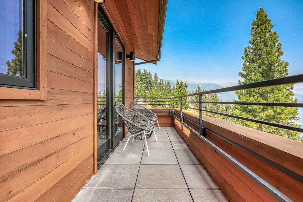 Photo of Patio Balcony in Crystal Bay