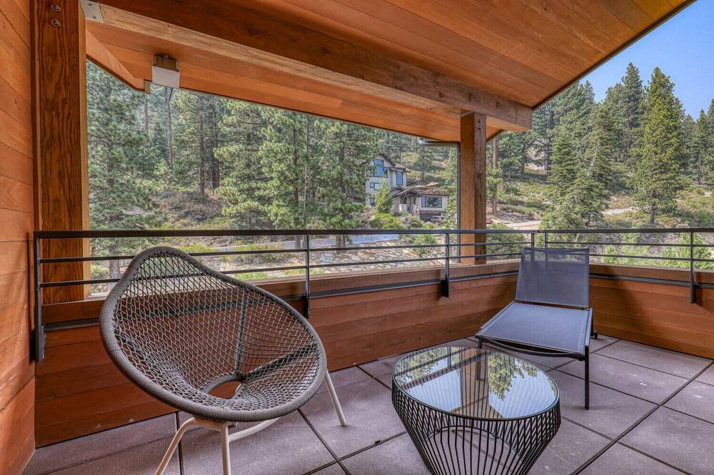 Photo of Patio Balcony in Crystal Bay