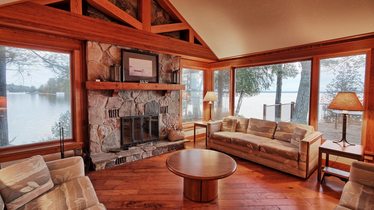 Photo of Livingroom in Gravenhurst