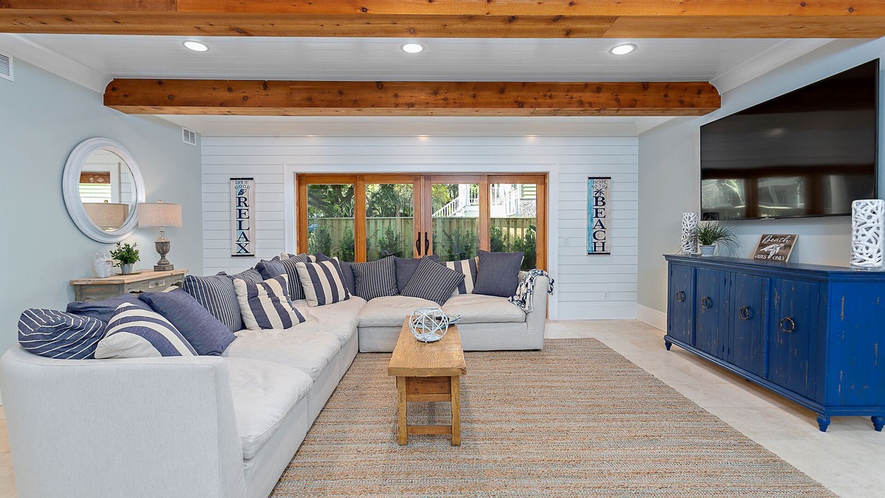 Photo of Livingroom in King City