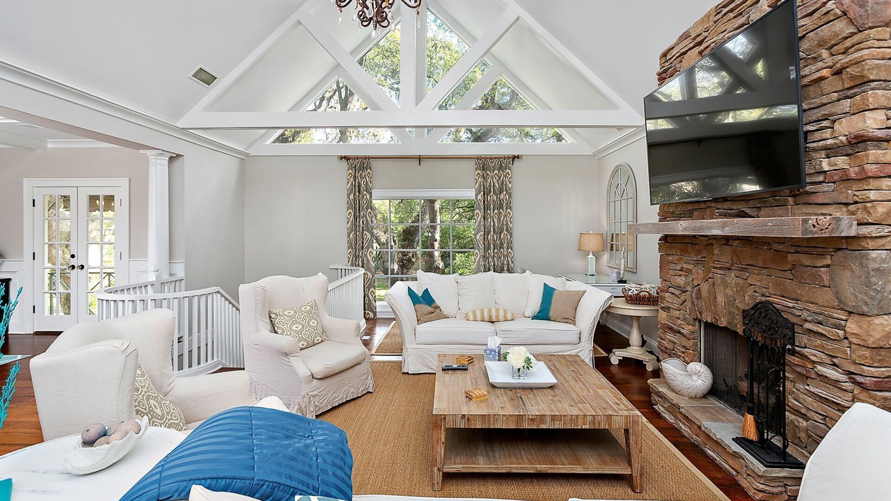 Photo of Livingroom in King City