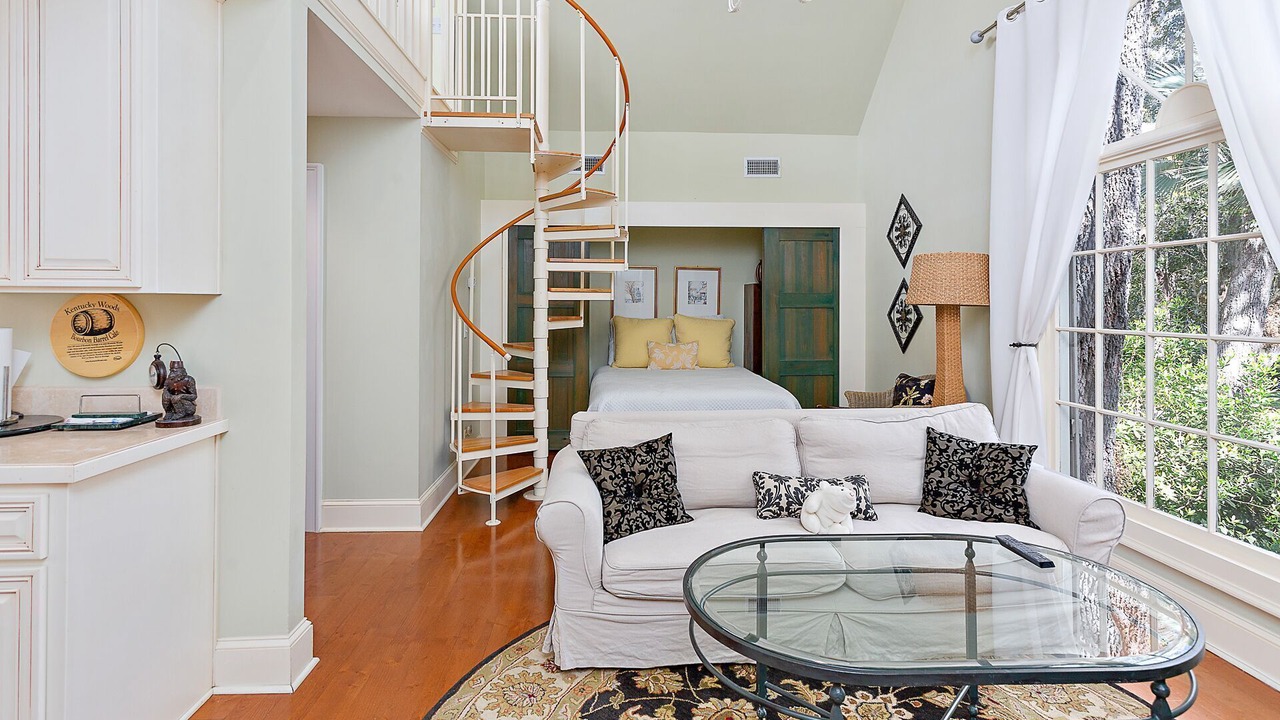 Photo of Livingroom in King City
