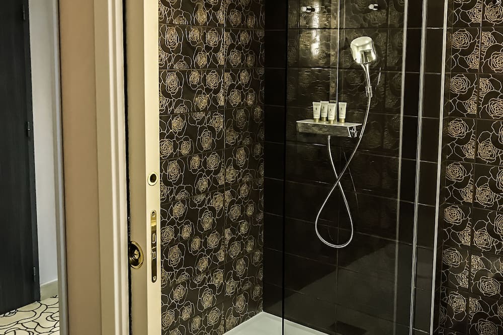 Photo of Bathroom in Servon-sur-Vilaine
