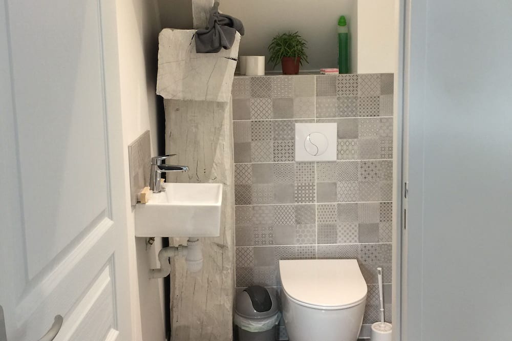 Photo of Bathroom in Servon-sur-Vilaine