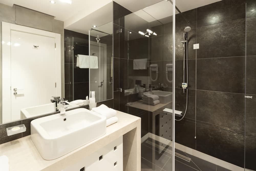 Photo of Bathroom in Servon-sur-Vilaine