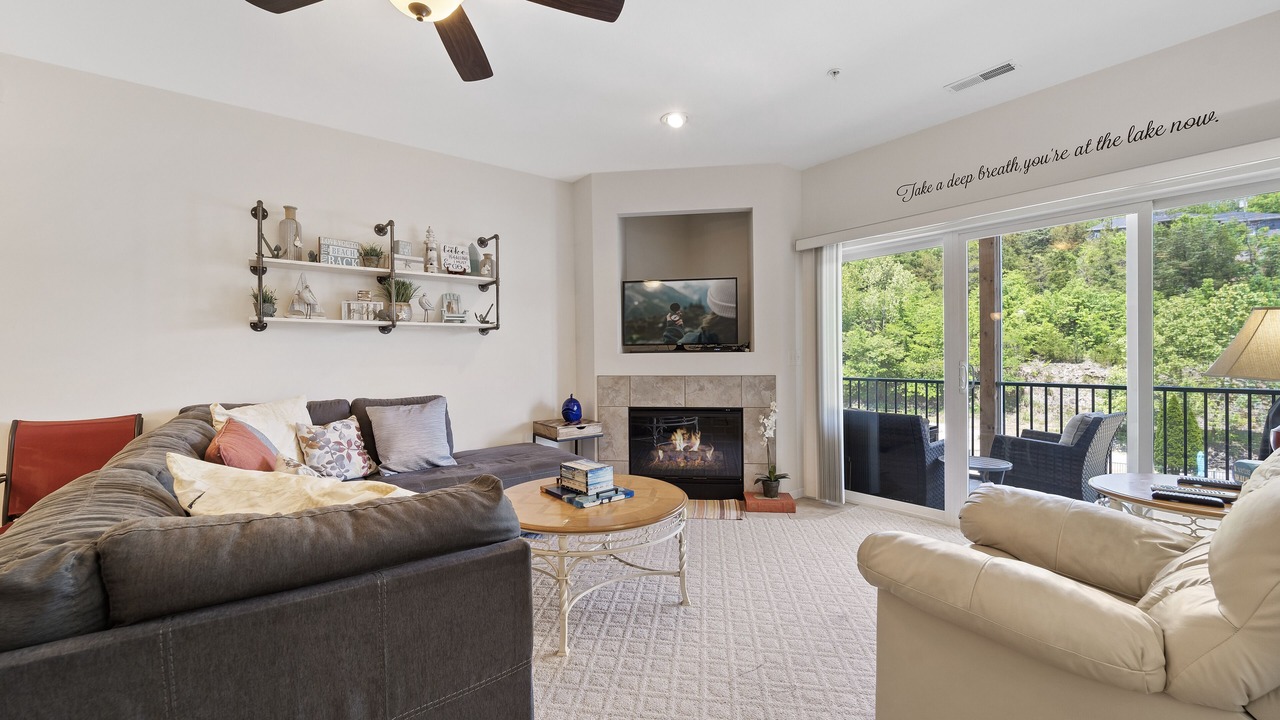 Photo of Livingroom in Camdenton