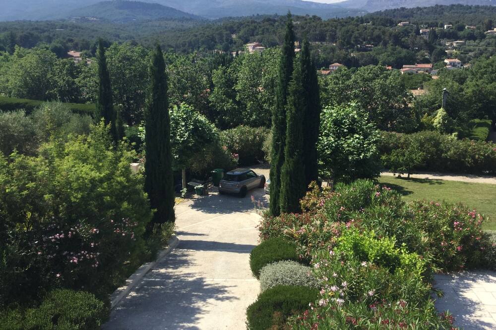 Photo of Outdoor in Le Rouret