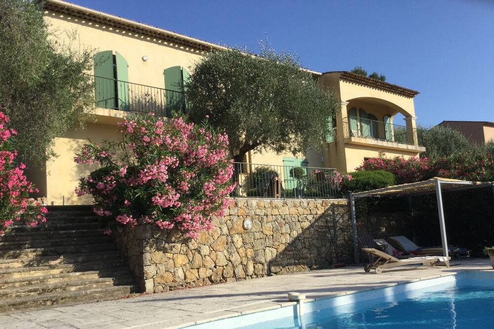 Photo of Outdoor in Le Rouret