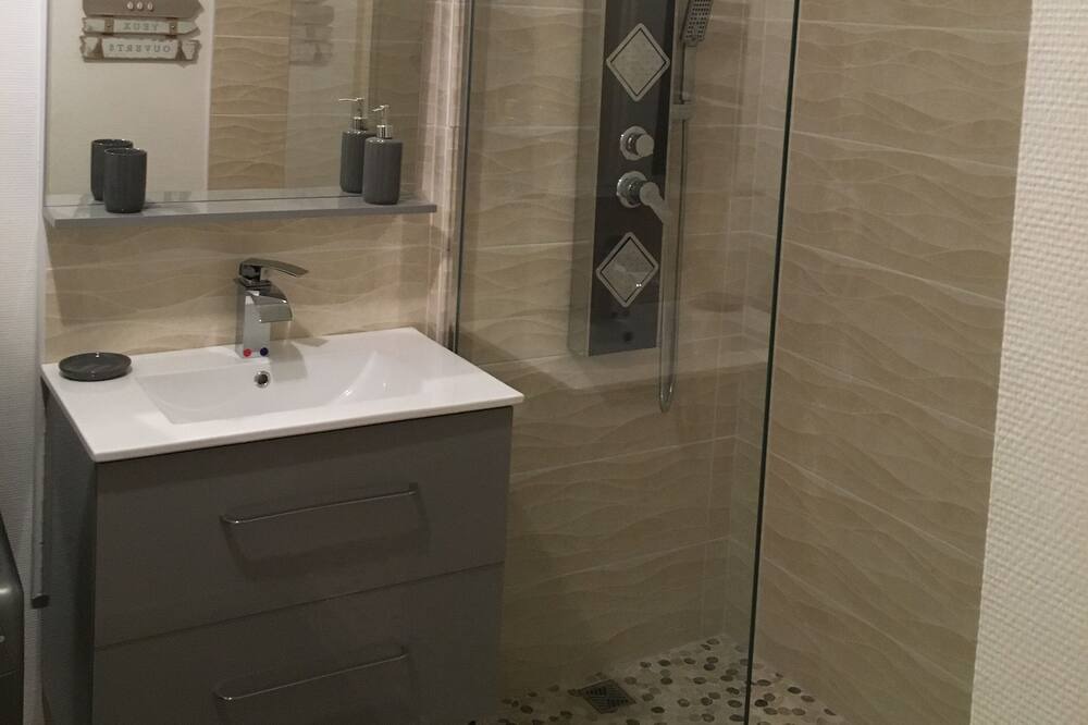 Photo of Bathroom in Petit-Fort-Philippe