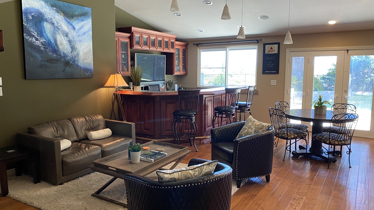 Photo of Livingroom in Country Club