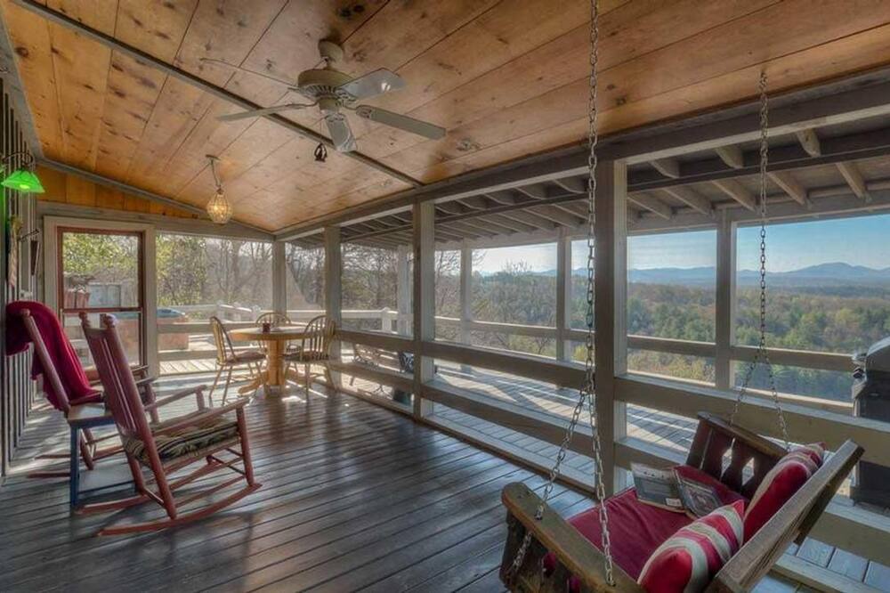 Photo of Livingroom in Morganton