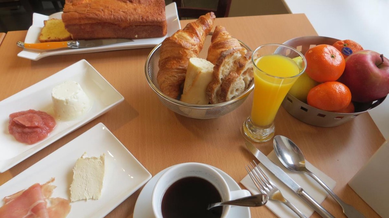 Photo of Others in Buellas