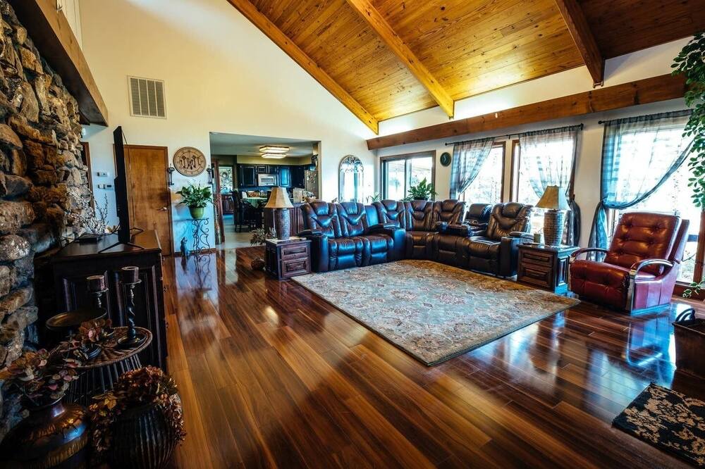 Photo of Livingroom in Centerville