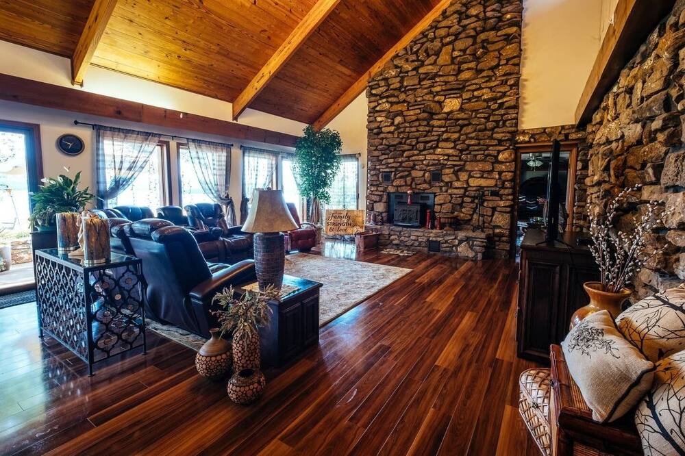 Photo of Livingroom in Centerville